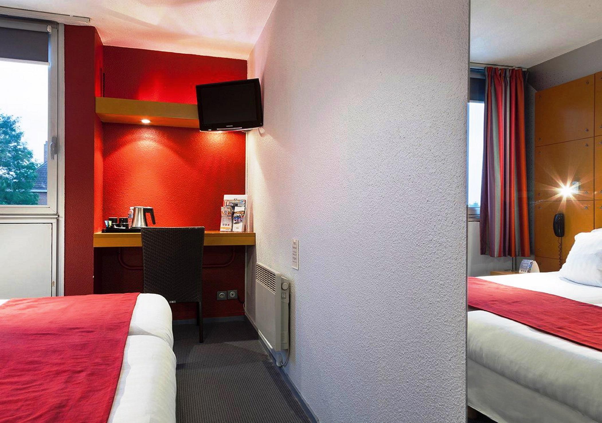 Comfort Hotel Lille L'Union Tourcoing Esterno foto