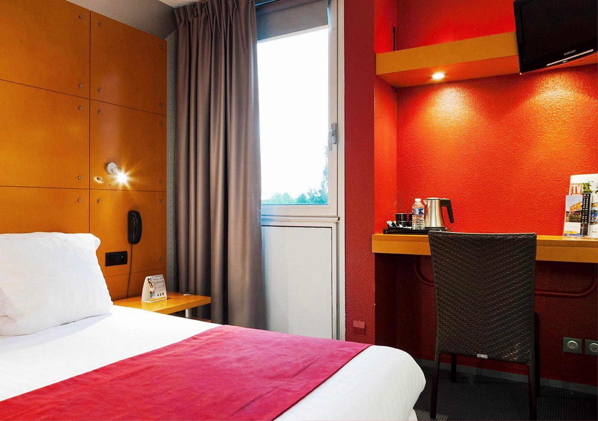 Comfort Hotel Lille L'Union Tourcoing Esterno foto